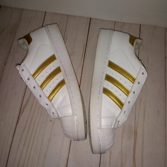 Adidas Superstar White/gold Metallic sneakers - Picture 7 of 15